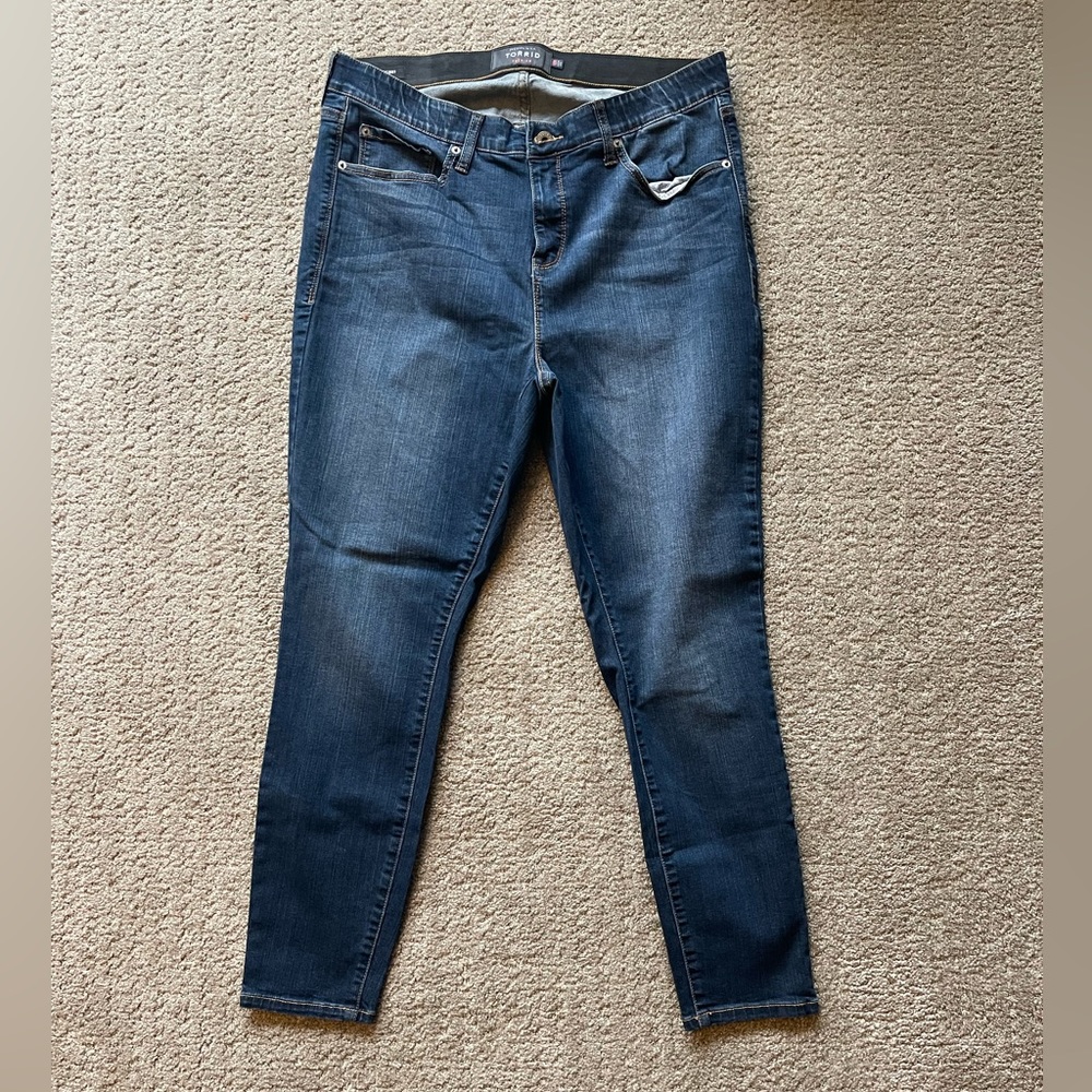 Torrid 18R sky high skinny jeans - like new